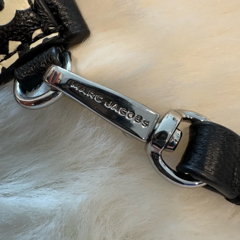 Marc Jacobs Black & White Cardholder Wristlet - Picture 8 of 8